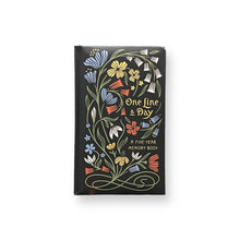 Lade das Bild in den Galerie-Viewer, Nouveau One Line a Day: A Five-Year Memory Book