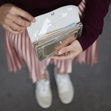 Lade das Bild in den Galerie-Viewer, Keecie Portemonnaie - Cat Chase (Gold Small)