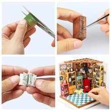 Lade das Bild in den Galerie-Viewer, Sam's Study - Rolife DIY Miniature Dollhouse