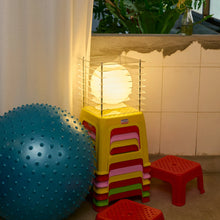 Lade das Bild in den Galerie-Viewer, Lớp Big Square in Clear - Sculptural Lamp