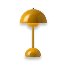 Lade das Bild in den Galerie-Viewer, Flowerpot VP9 Verner Panton 1968 - Mustard