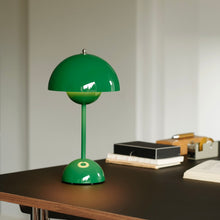 Lade das Bild in den Galerie-Viewer, Flowerpot VP9 Verner Panton 1968 - Signal Green