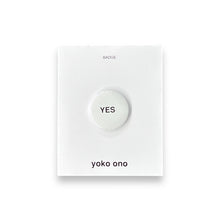 Lade das Bild in den Galerie-Viewer, Yoko Ono - YES badge