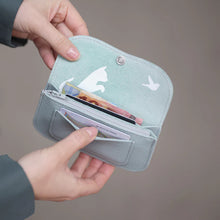 Lade das Bild in den Galerie-Viewer, Keecie Portemonnaie - Cat Chase (Dusty Green Small)
