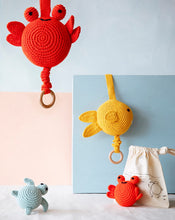 Lade das Bild in den Galerie-Viewer, Crochet Music Box Crab