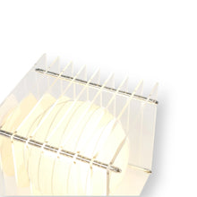 Lade das Bild in den Galerie-Viewer, Lớp Big Square in Clear - Sculptural Lamp