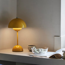 Lade das Bild in den Galerie-Viewer, Flowerpot VP9 Verner Panton 1968 - Mustard
