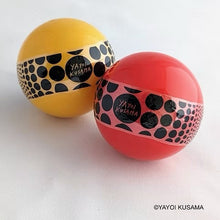 Lade das Bild in den Galerie-Viewer, Yayoi Kusama - Pumpkin Charm Key Ring (Yellow)