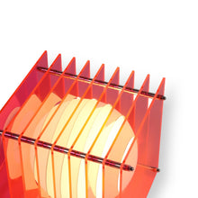 Lade das Bild in den Galerie-Viewer, Lớp Small Square in Pink - Sculptural Lamp