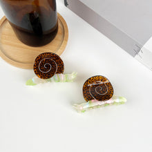 Lade das Bild in den Galerie-Viewer, Snail - Claw Clip