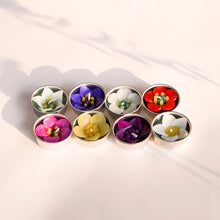 Lade das Bild in den Galerie-Viewer, Assorted Garden Flower Scented Tealights