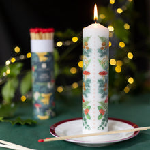 Lade das Bild in den Galerie-Viewer, Woodland Forest Christmas Pillar Advent Candle