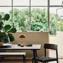 Lade das Bild in den Galerie-Viewer, Flowerpot VP9 Verner Panton 1968 - Mustard