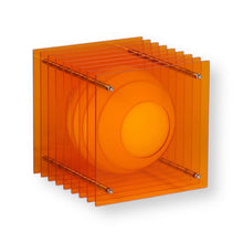 Lade das Bild in den Galerie-Viewer, Lớp Big Square in Orange - Sculptural Lamp