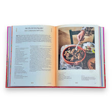 Lade das Bild in den Galerie-Viewer, Made in Bangladesh: Recipes and Stories from a Home Kitchen