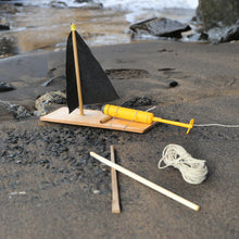 Lade das Bild in den Galerie-Viewer, Huckleberry Make Your Own Motor Boat