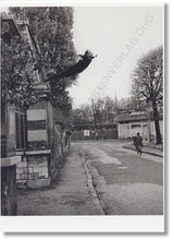 Lade das Bild in den Galerie-Viewer, Gebrüder Kölnig Postkartenverlag - Artistic action by Yves Klein Yves Klein, Adagp, Paris / VG Bild-Kunst Bonn, 2018