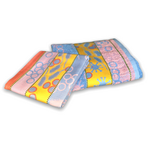 Lade das Bild in den Galerie-Viewer, Bella Salmonella pink kitchen set