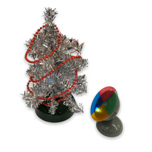 Lade das Bild in den Galerie-Viewer, Teeny-Tiny Tinsel Tree