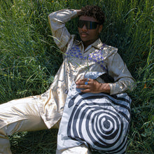 Lade das Bild in den Galerie-Viewer, Recycled Bag - Louise Bourgeois (Black)