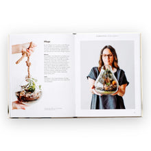 Lade das Bild in den Galerie-Viewer, Grün & Glücklich: Mit Pflanzen dein Zuhause gestalten