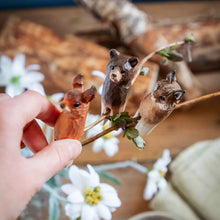 Lade das Bild in den Galerie-Viewer, Wooden Christmas Tree Ornament - Squirrel
