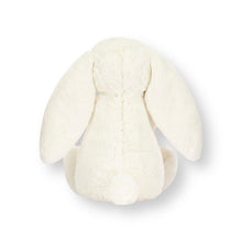Lade das Bild in den Galerie-Viewer, Kuscheltier - Cream Bunny with Rose
