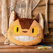 Lade das Bild in den Galerie-Viewer, Cushion Catbus - My Neighbor Totoro
