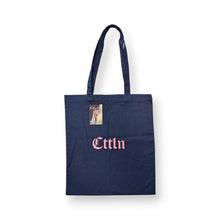 Lade das Bild in den Galerie-Viewer, Maurizio Cattelan. Cttln - Stofftasche
