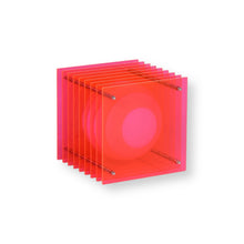 Lade das Bild in den Galerie-Viewer, Lớp Small Square in Pink - Sculptural Lamp

