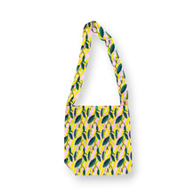Lade das Bild in den Galerie-Viewer, Foldable Art Crossbody - August Macke "Türkisches Café"
