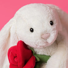 Lade das Bild in den Galerie-Viewer, Kuscheltier - Cream Bunny with Rose
