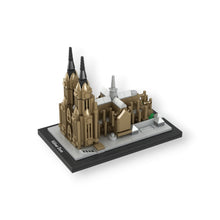 Lade das Bild in den Galerie-Viewer, Kölner Dom – Klemmbausteine Modell
