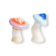 Lade das Bild in den Galerie-Viewer, Magic Mushroom - Salt &amp; Pepper Shakers
