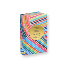 Lade das Bild in den Galerie-Viewer, Rainbow One Line a Day - A Five-Year Memory Book
