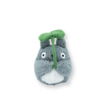 Lade das Bild in den Galerie-Viewer, Beanbag Totoro Leaf - My Neighbor Totoro
