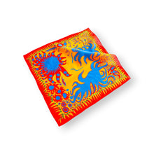 Lade das Bild in den Galerie-Viewer, Yayoi Kusama - Joy I Feel Handkerchief
