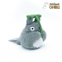 Lade das Bild in den Galerie-Viewer, Beanbag Totoro Leaf - My Neighbor Totoro
