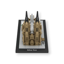 Lade das Bild in den Galerie-Viewer, Kölner Dom – Klemmbausteine Modell
