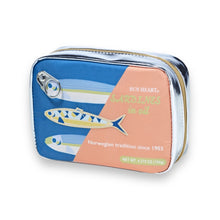 Lade das Bild in den Galerie-Viewer, Sardines In Oil - Pouch
