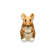 Lade das Bild in den Galerie-Viewer, Wood Mouse Bud Vase
