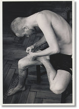 Lade das Bild in den Galerie-Viewer, Gebrüder Kölnig Postkartenverlag - Wolgang Tillmans: Anders pulling a splinter from his foot
