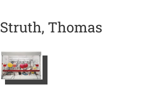 Postkarte von Struth, Thomas: Chemistry Fume Cabinet, The Univ. of Edinburgh 2010