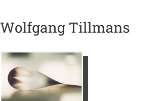 Postkarte von Wolfgang Tillmans: paper drop (star), 2006