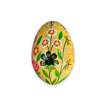 Lade das Bild in den Galerie-Viewer, Paper Mache Easter Eggs - Thilla Straw (L)
